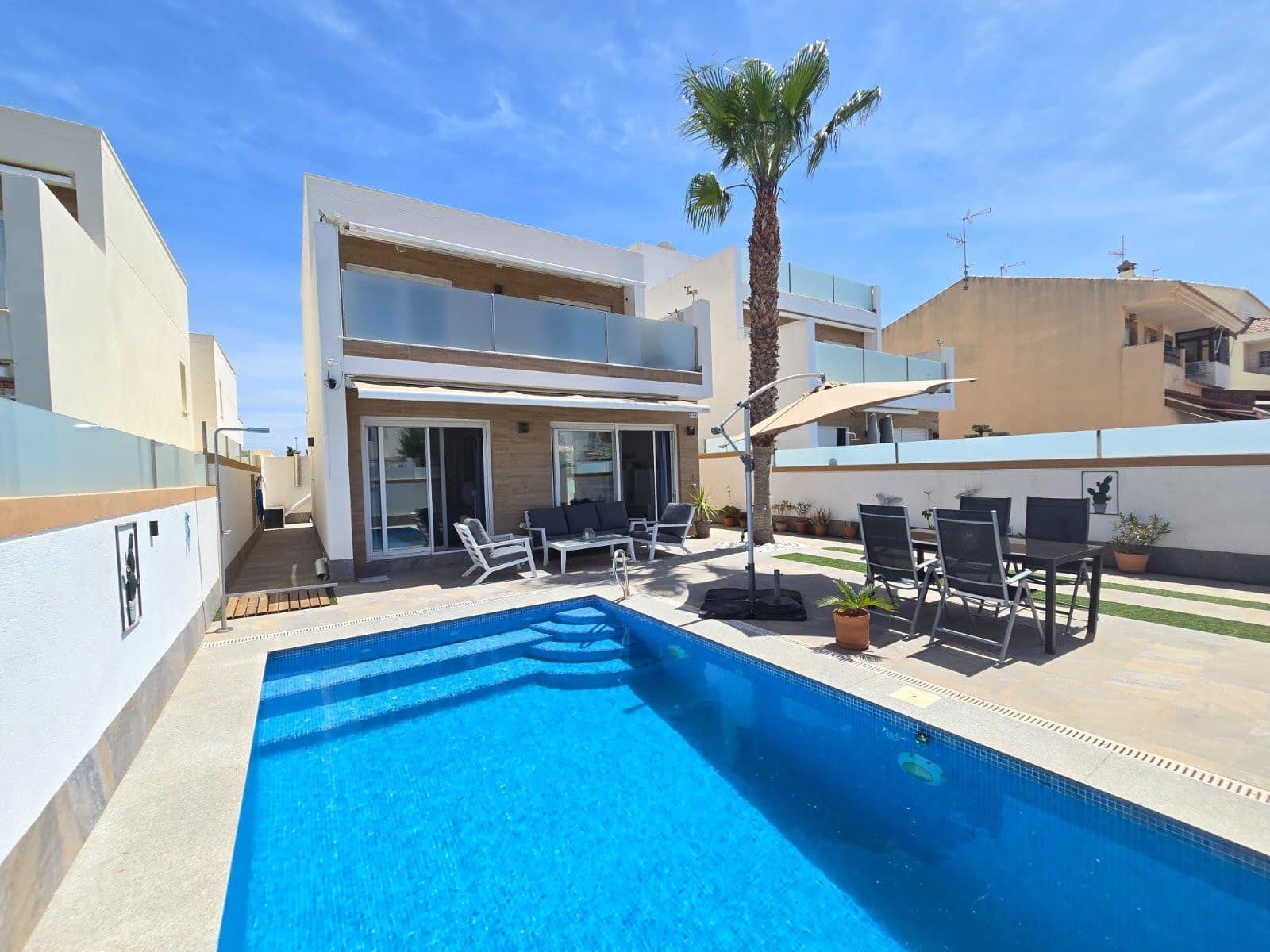 3 soveværelse Villa til salg i Pilar de la Horadada med swimmingpool - € 450.000 (Ref: 9818786)