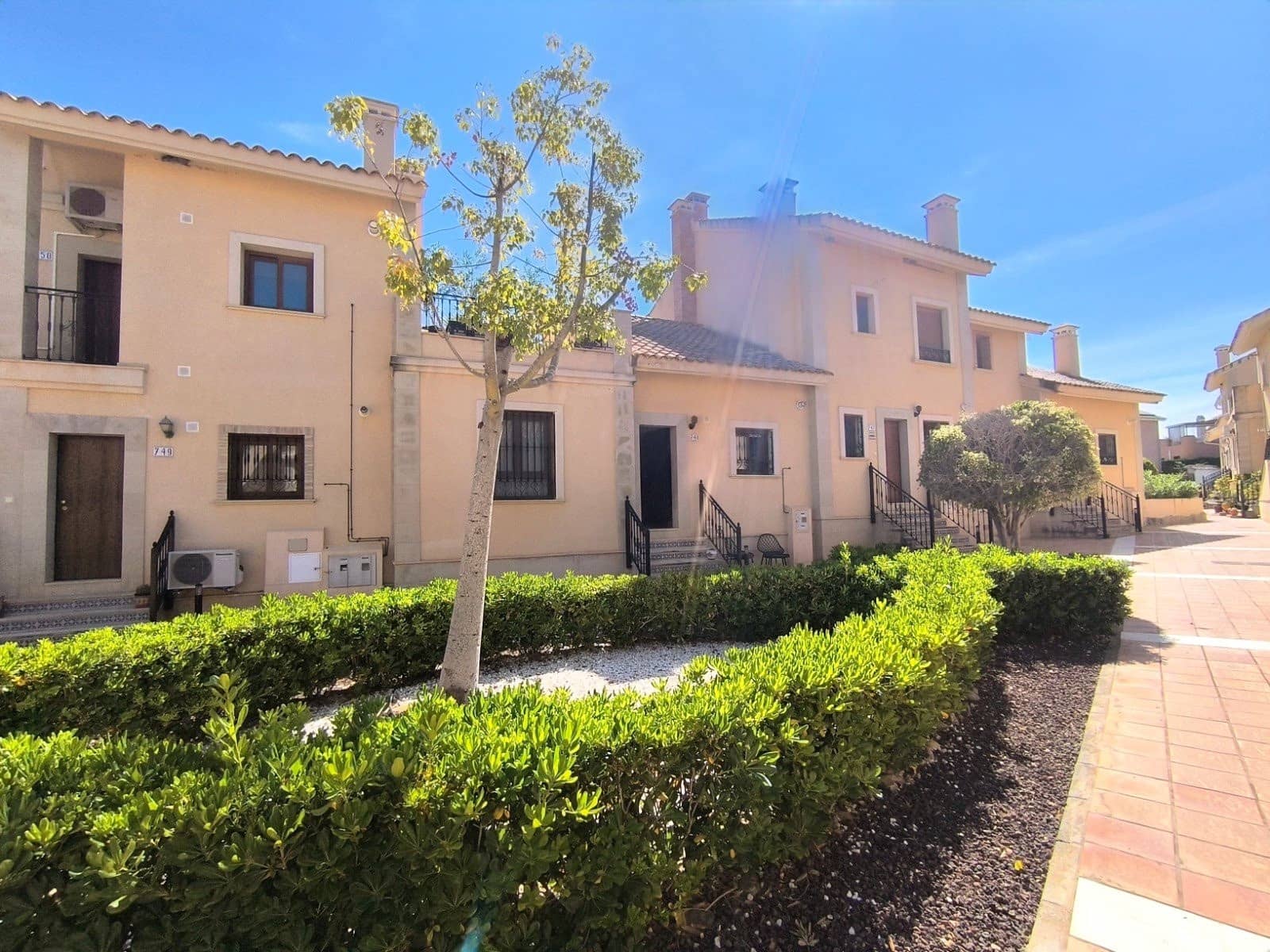 2 bedroom Bungalow for sale in Algorfa with pool garage - € 249,950 (Ref: 9818788)