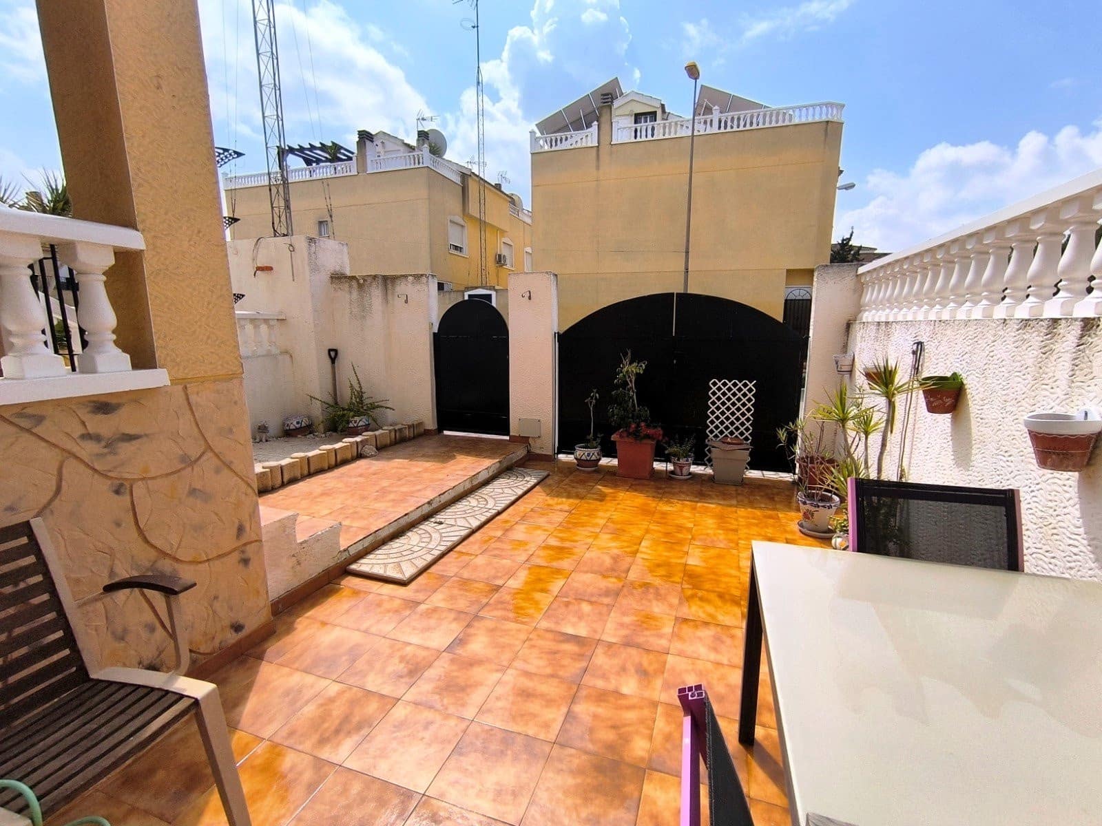 3 bedroom Townhouse for sale in Orihuela with pool - € 132,500 (Ref: 9818789)