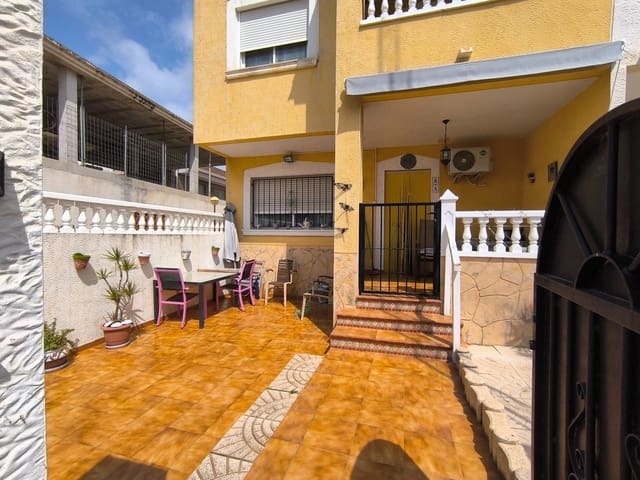 3 bedroom Townhouse for sale in Orihuela with pool - € 132,500 (Ref: 9818789)