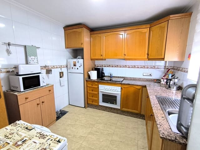 3 bedroom Townhouse for sale in Orihuela with pool - € 132,500 (Ref: 9818789)