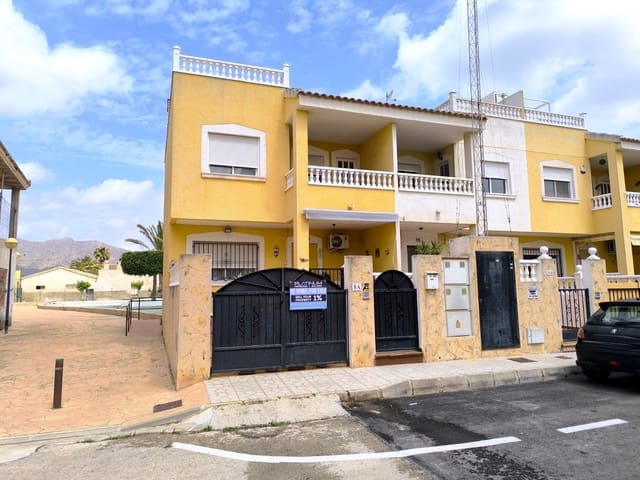 3 bedroom Townhouse for sale in Orihuela with pool - € 132,500 (Ref: 9818789)