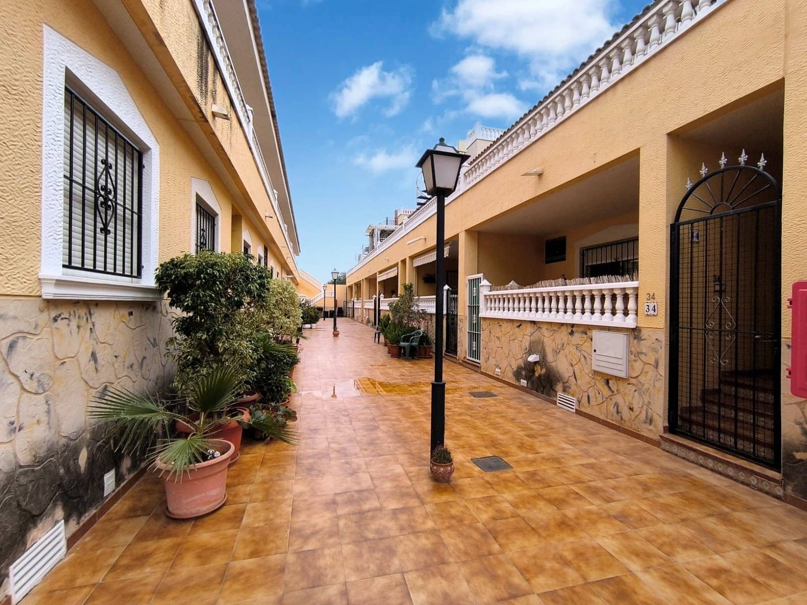 2 soverom Leilighet til salgs i Orihuela med svømmebasseng - € 85 000 (Ref: 9818791)