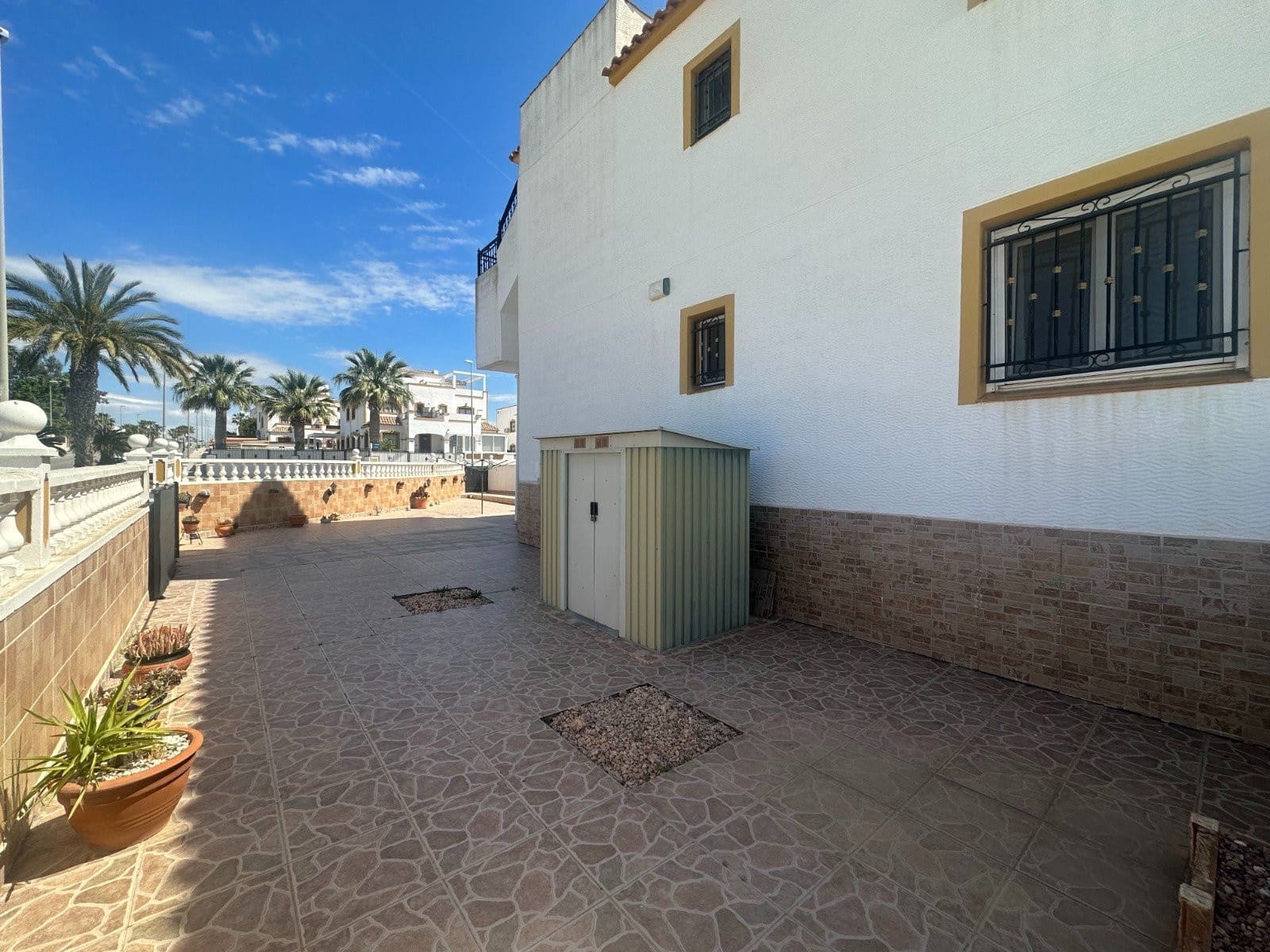 2 bedroom Apartment for sale in Orihuela with pool - € 140,000 (Ref: 9819762)