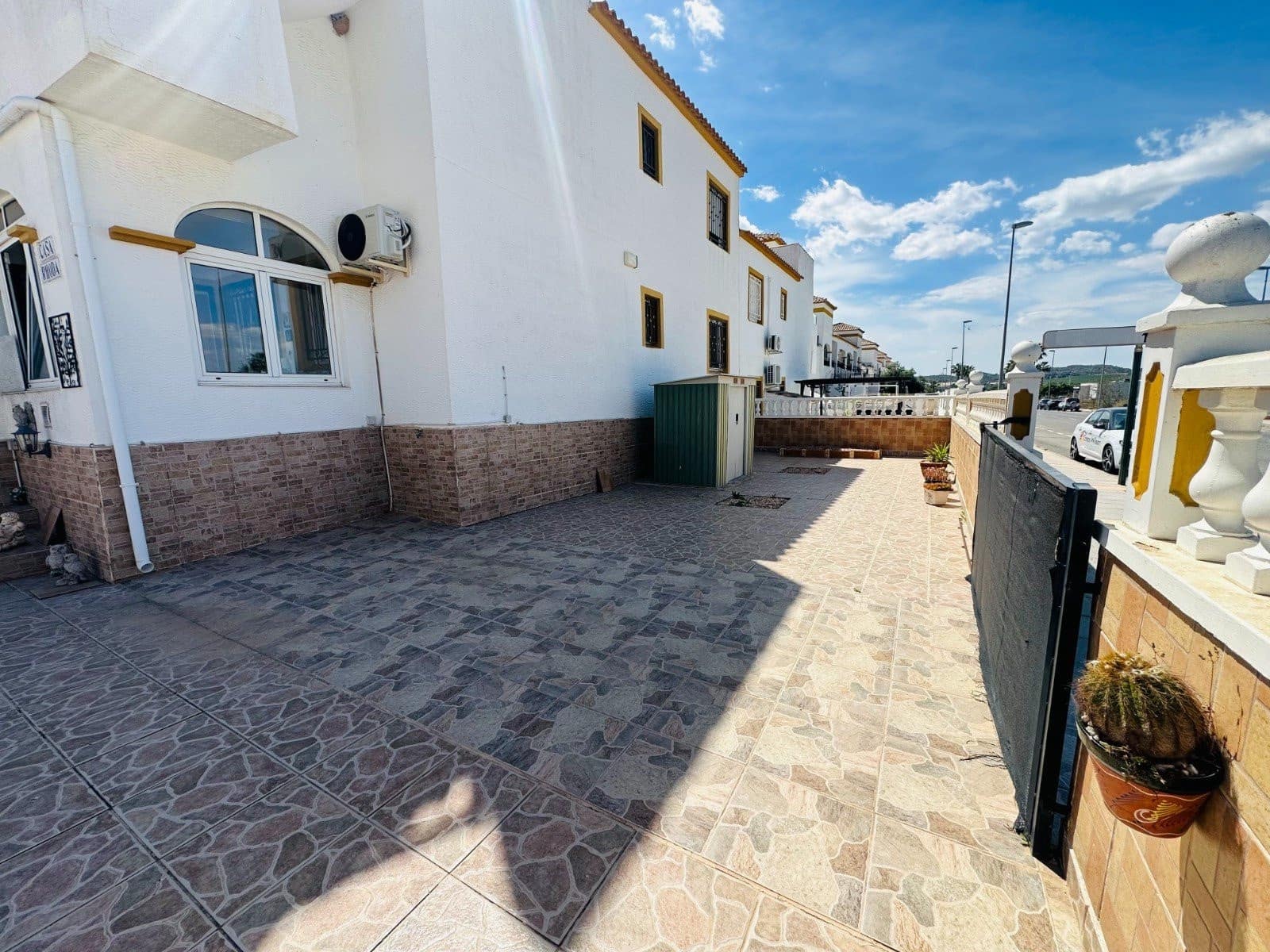 2 bedroom Apartment for sale in Orihuela with pool - € 140,000 (Ref: 9819762)