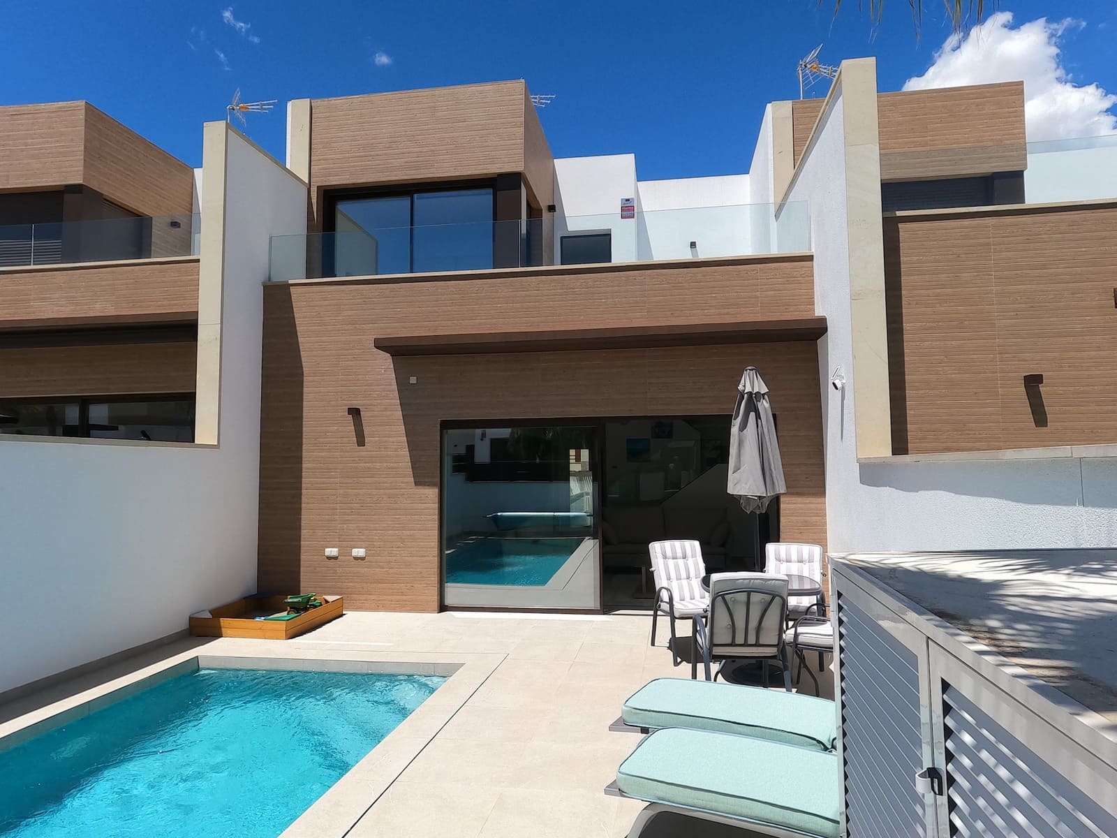 4 soverom Villa til salgs i Algorfa med svømmebasseng garasje - € 450 000 (Ref: 9832897)