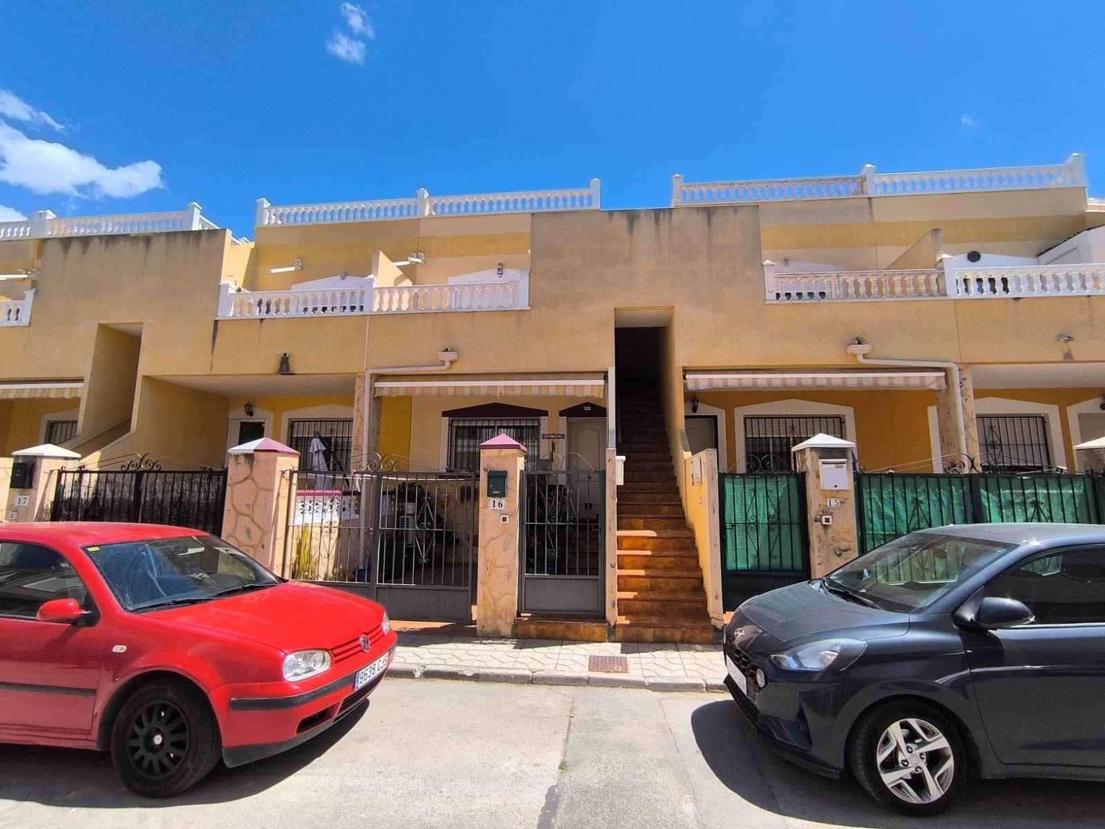 2 bedroom Apartment for sale in Orihuela with pool - € 90,000 (Ref: 9838266)