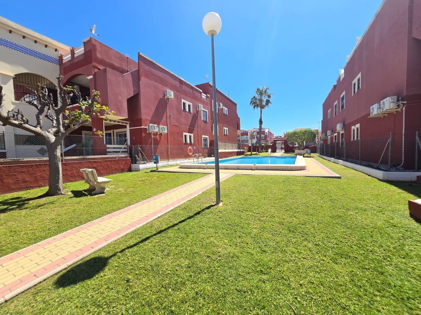 Apartamento de 2 habitaciones en Orihuela Costa en venta con piscina - 145.000 € (Ref: 9841420)
