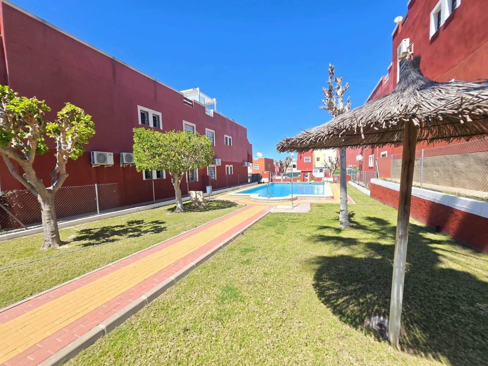 Apartamento de 2 habitaciones en Orihuela Costa en venta con piscina - 145.000 € (Ref: 9841420)