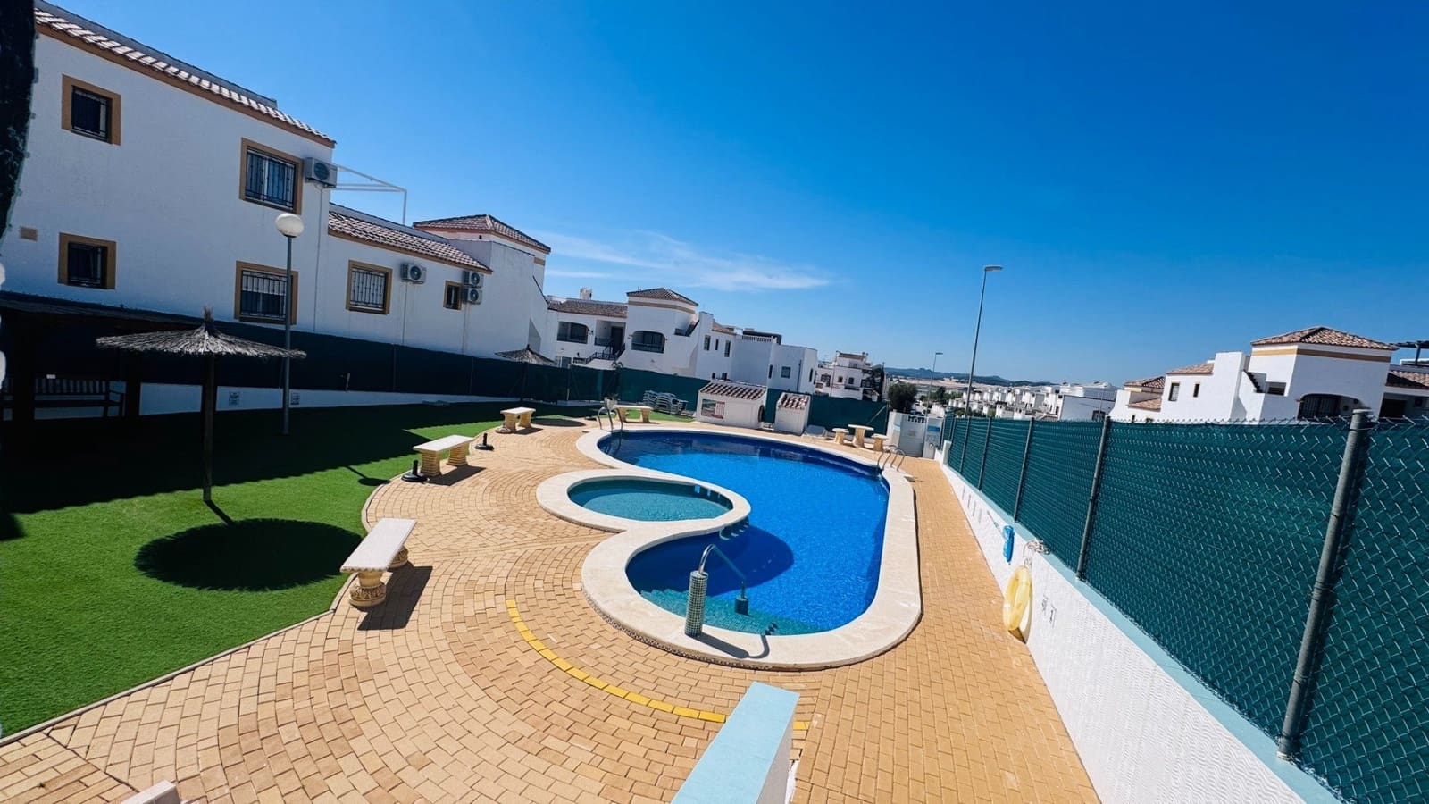 2 bedroom Apartment for sale in Orihuela with pool garage - € 135,000 (Ref: 9849903)