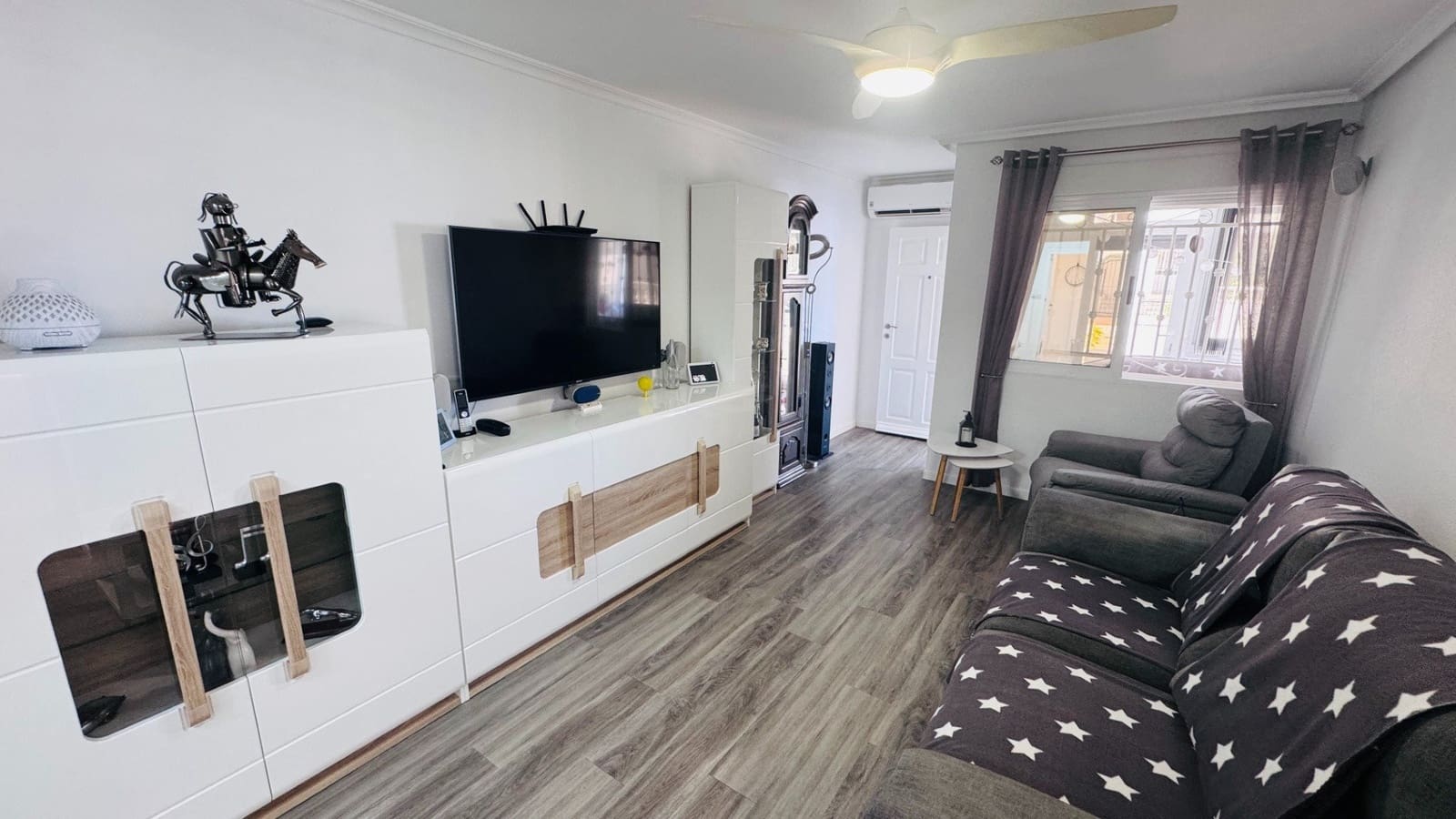 2 bedroom Apartment for sale in Orihuela with pool garage - € 135,000 (Ref: 9849903)