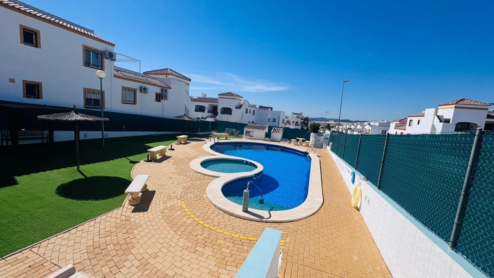 2 bedroom Apartment for sale in Orihuela with pool garage - € 135,000 (Ref: 9849903)
