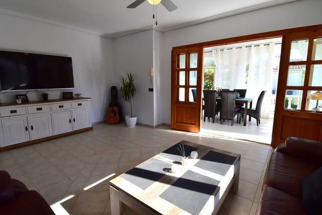 4 soveværelse Semi-Rækkehus til salg i Los Balcones med swimmingpool garage - € 410.000 (Ref: 9850114)
