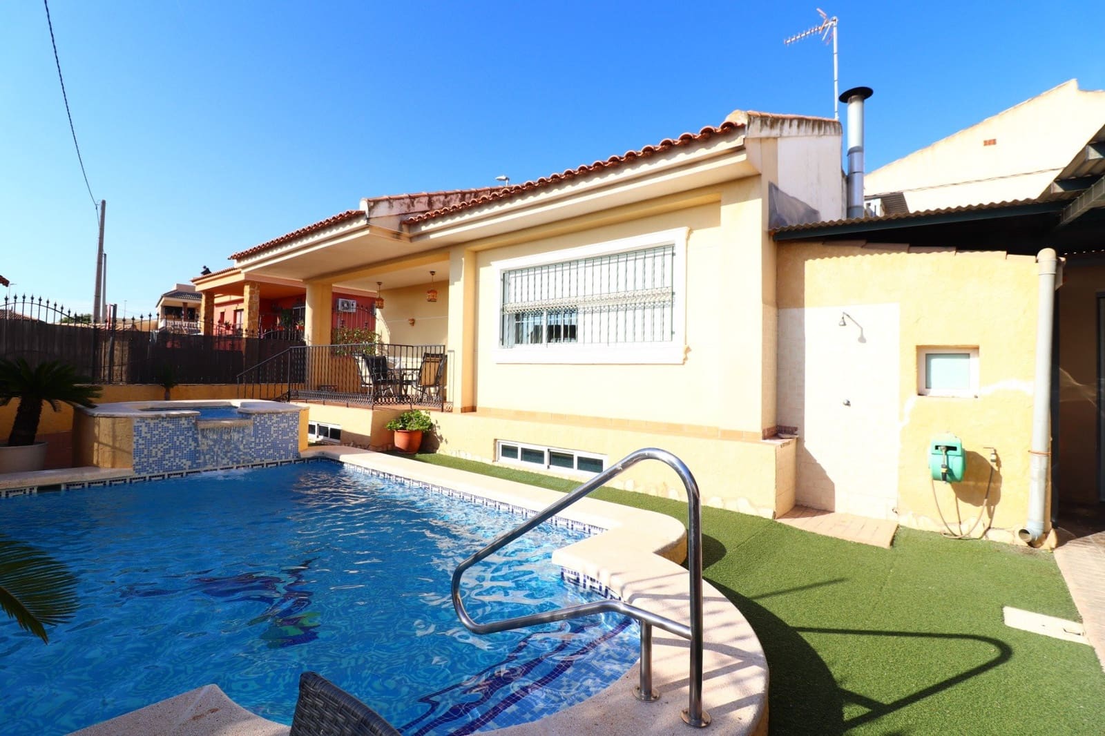 3 quarto Moradia para venda em Almoradi com piscina garagem - 299 950 € (Ref: 9850116)