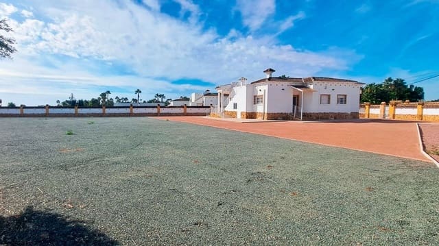 3 bedroom Villa for sale in Catral with garage - € 365,000 (Ref: 9850118)