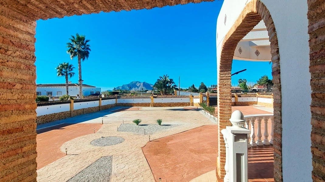 5 Zimmer Villa zu verkaufen in Catral mit Garage - 485.000 € (Ref: 9850119)