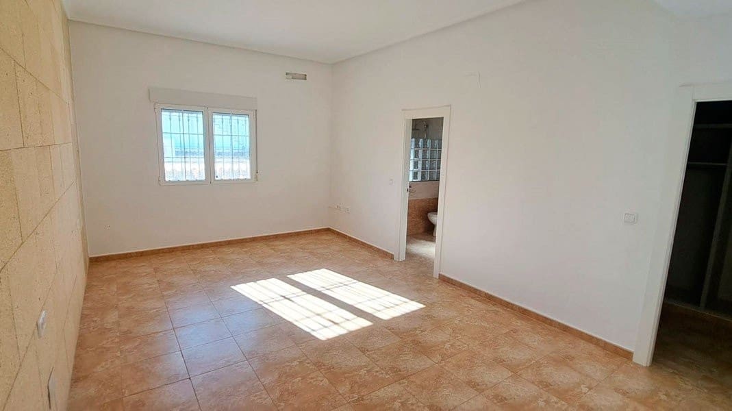 5 Zimmer Villa zu verkaufen in Catral mit Garage - 485.000 € (Ref: 9850119)