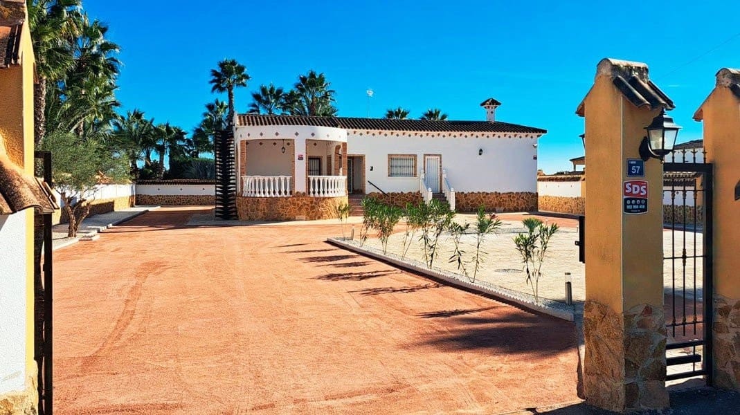 5 Zimmer Villa zu verkaufen in Catral mit Garage - 485.000 € (Ref: 9850119)
