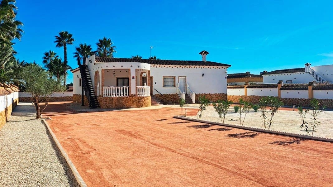 5 Zimmer Villa zu verkaufen in Catral mit Garage - 485.000 € (Ref: 9850119)