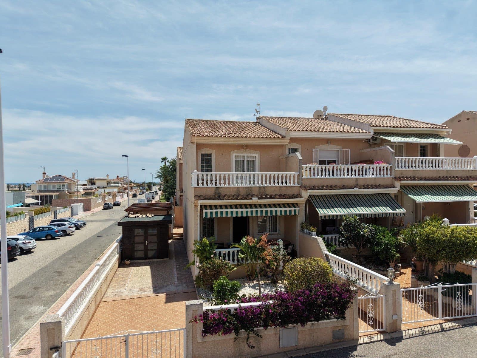 3 bedroom Townhouse for sale in Los Balcones with pool garage - € 249,900 (Ref: 9850121)