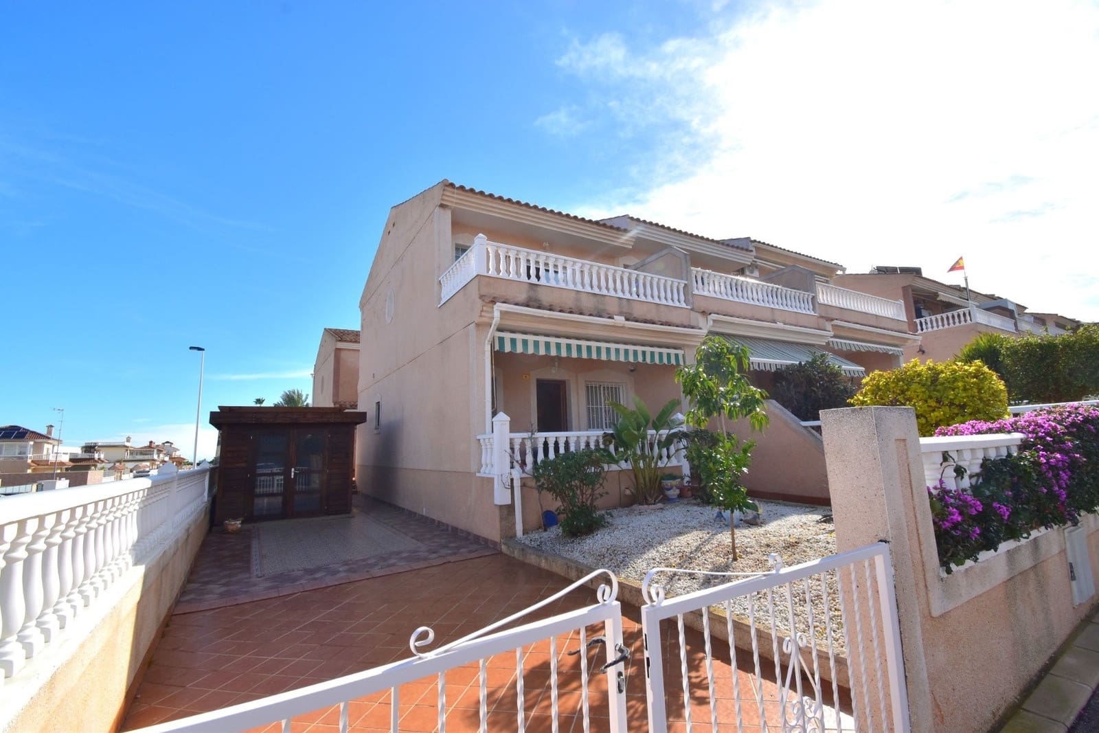 3 bedroom Townhouse for sale in Los Balcones with pool garage - € 249,900 (Ref: 9850121)