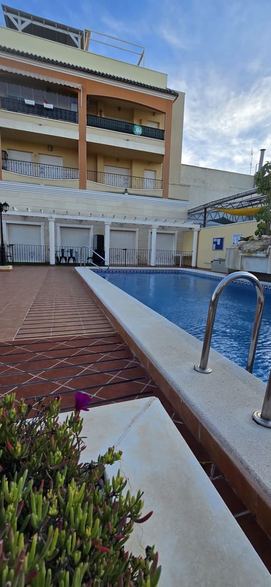 Apartamento de 2 habitaciones en Algorfa en venta con piscina - 115.000 € (Ref: 9889146)