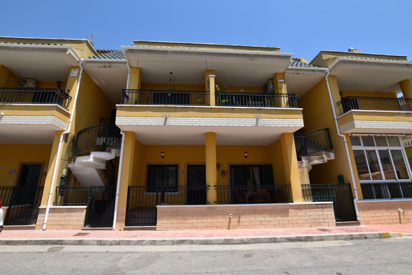 3 bedroom Apartment for sale in Daya Vieja - € 130,000 (Ref: 9889289)