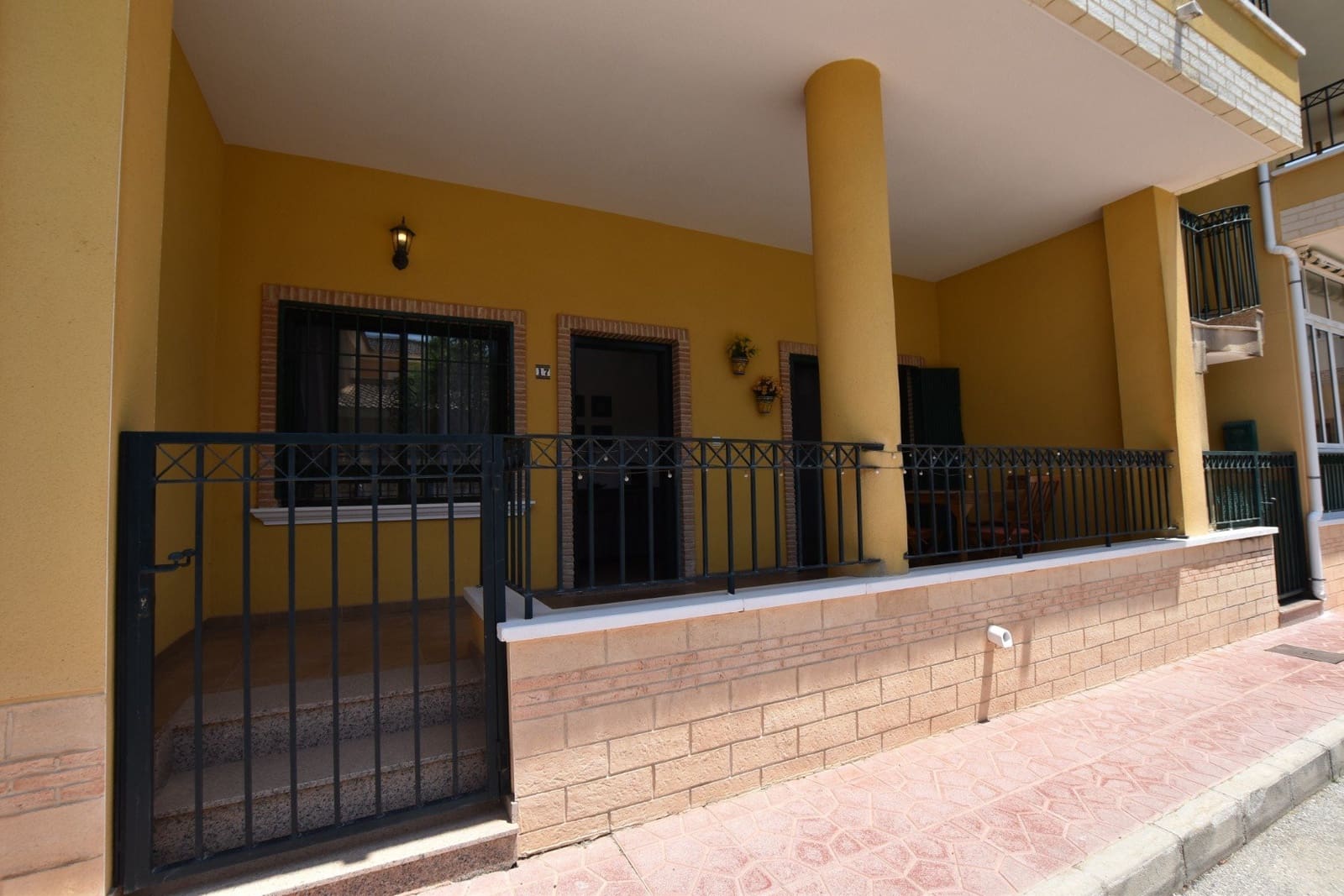 3 bedroom Apartment for sale in Daya Vieja - € 130,000 (Ref: 9889289)