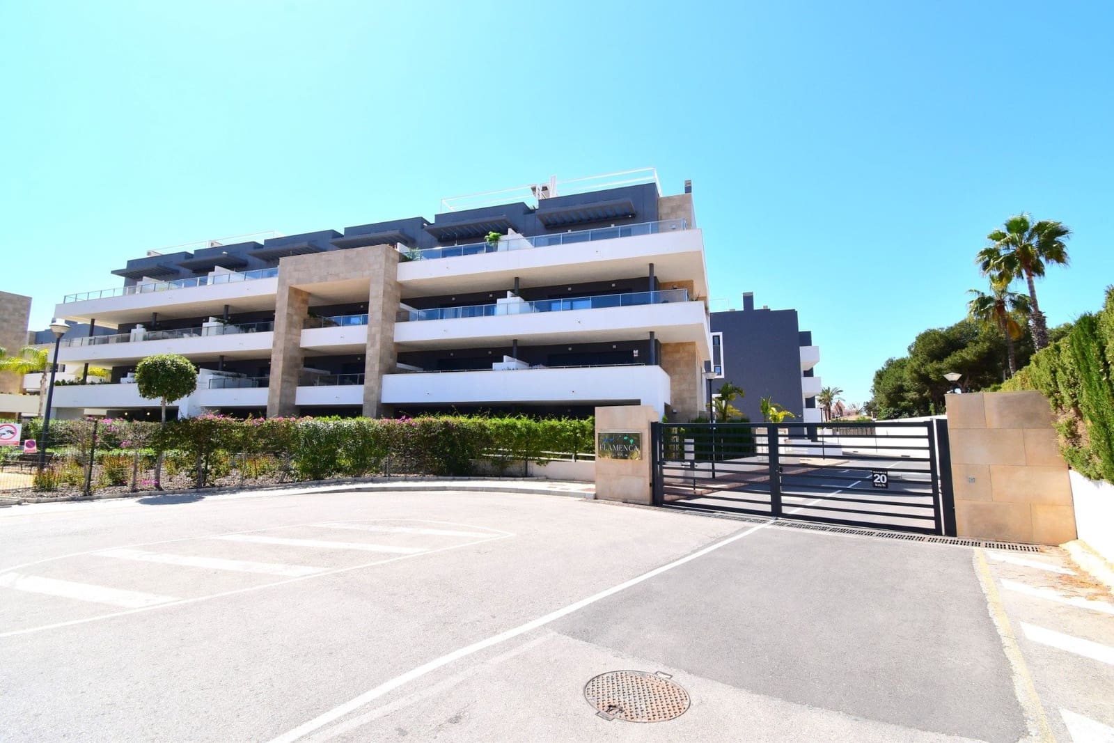2 soverom Leilighet til salgs i Playa Flamenca med svømmebasseng - € 365 000 (Ref: 9905176)