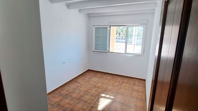 3 soveværelse Villa til salg i Catral med swimmingpool garage - € 415.000 (Ref: 9909456)