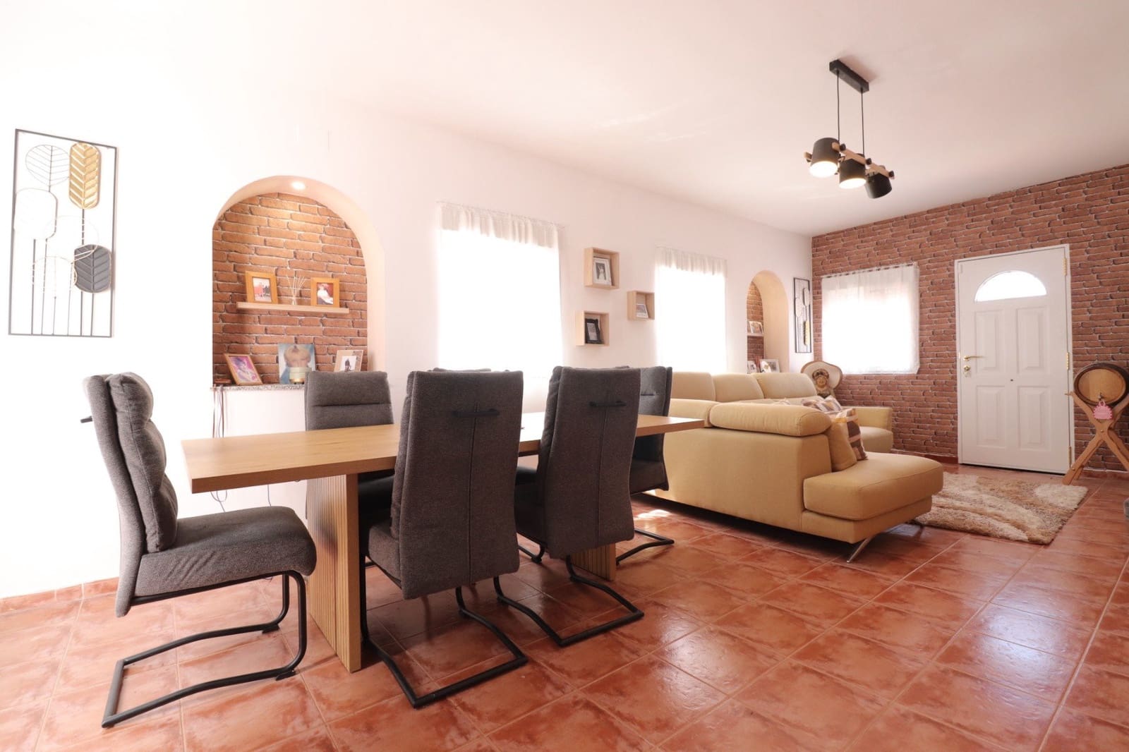 4 soverom Villa til salgs i Orihuela med svømmebasseng garasje - € 350 000 (Ref: 9934990)