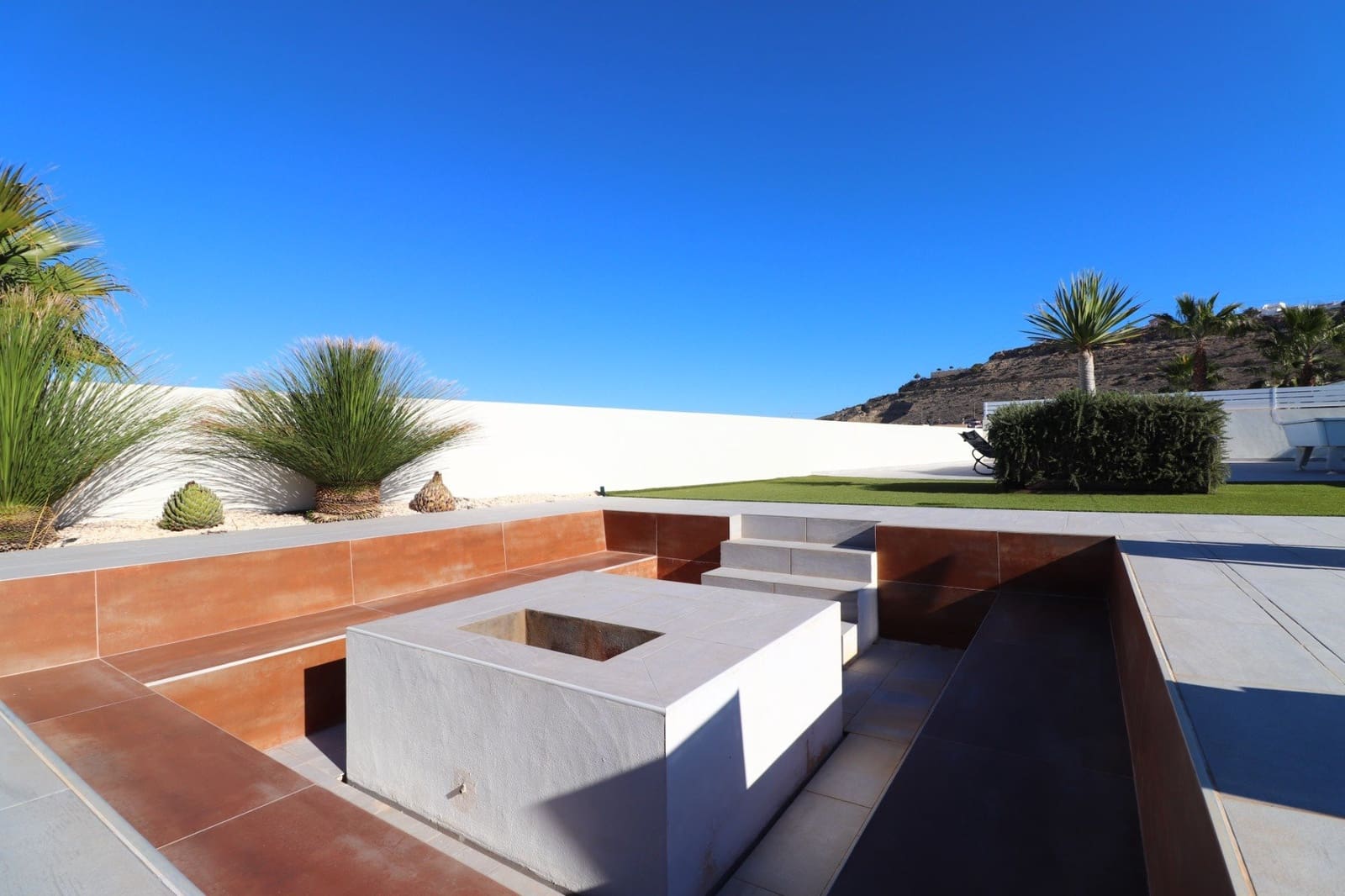 3 slaapkamer Villa te koop in Benijofar met zwembad garage - € 695.000 (Ref: 9937219)