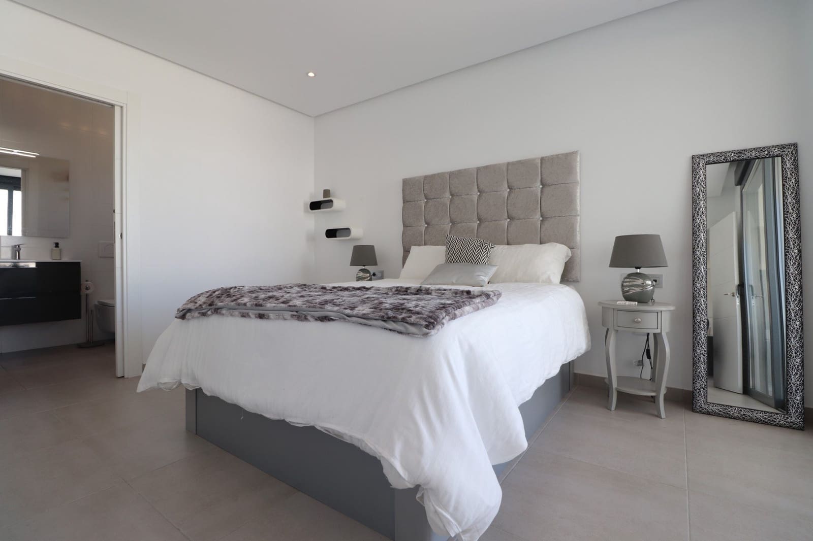 3 slaapkamer Villa te koop in Benijofar met zwembad garage - € 695.000 (Ref: 9937219)