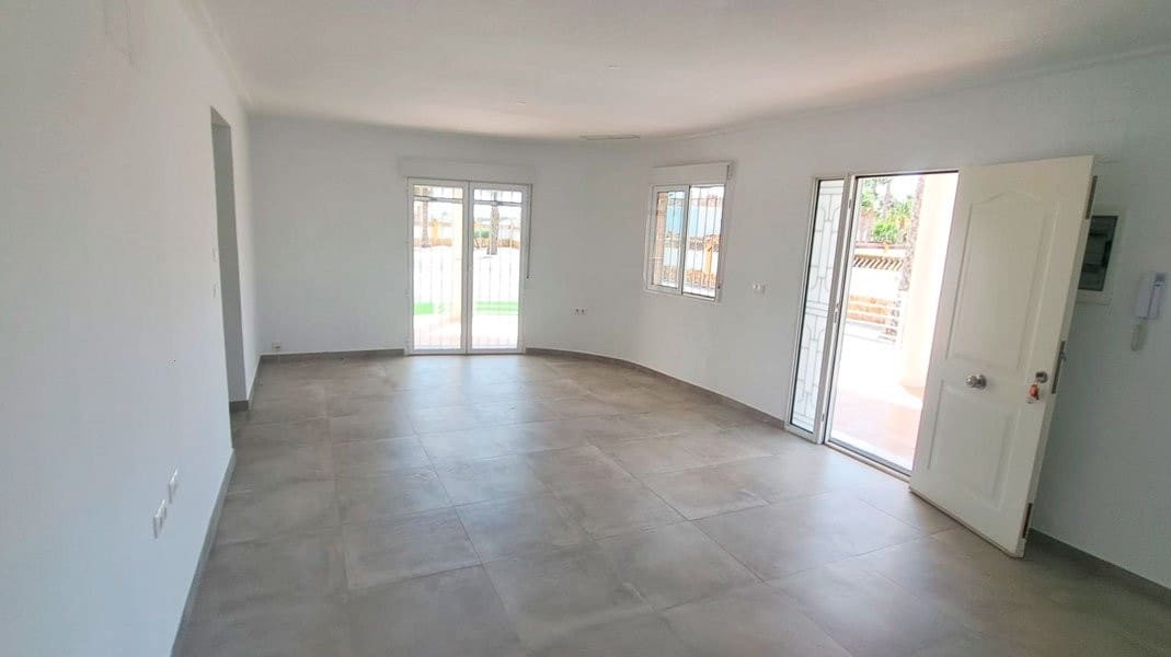 3 soveværelse Villa til salg i Catral med garage - € 410.000 (Ref: 9944446)
