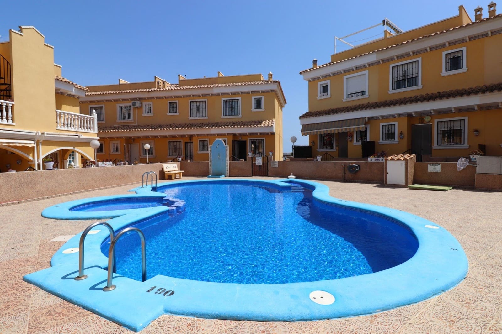 2 sovrum Hus till salu i Algorfa med pool garage - 174 950 € (Ref: 9950174)