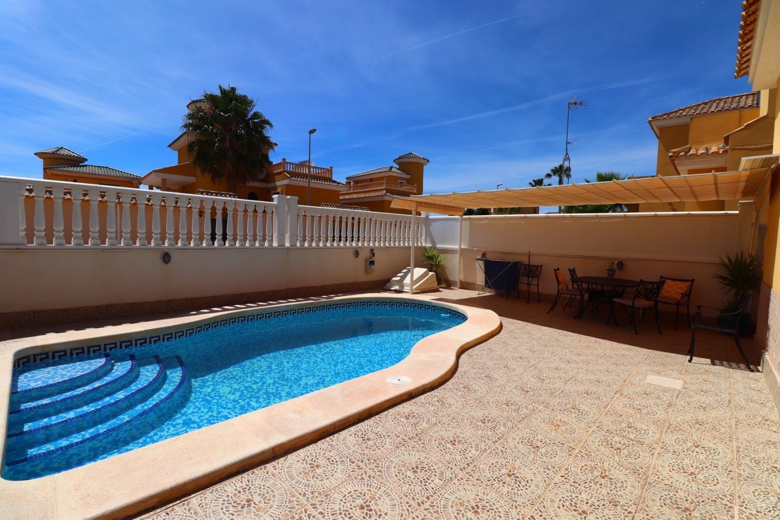 5 soverom Villa til salgs i Lo Crispin med svømmebasseng garasje - € 299 950 (Ref: 9950175)