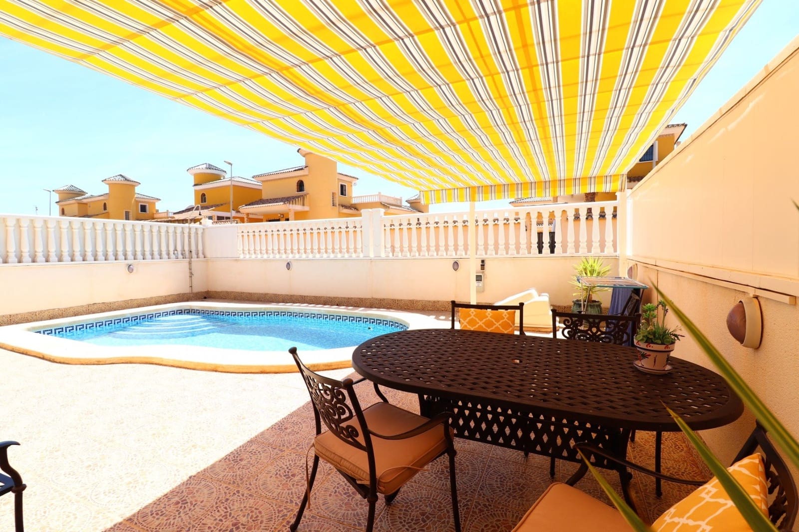 5 soverom Villa til salgs i Lo Crispin med svømmebasseng garasje - € 299 950 (Ref: 9950175)