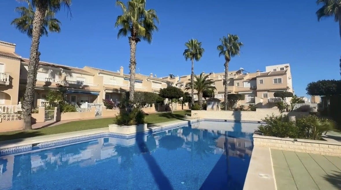 2 camera da letto Casa in vendita in Dona Pepa con piscina - 239.000 € (Rif: 9958552)