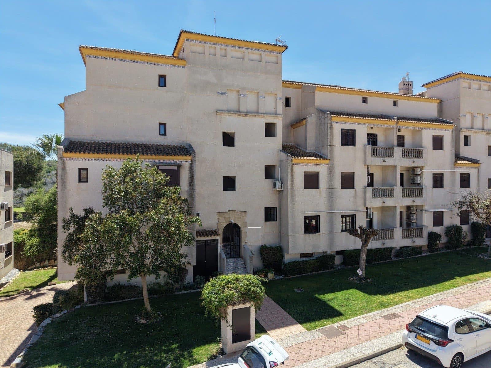 3 bedroom Apartment for sale in Campoamor with pool - € 275,000 (Ref: 9964310)