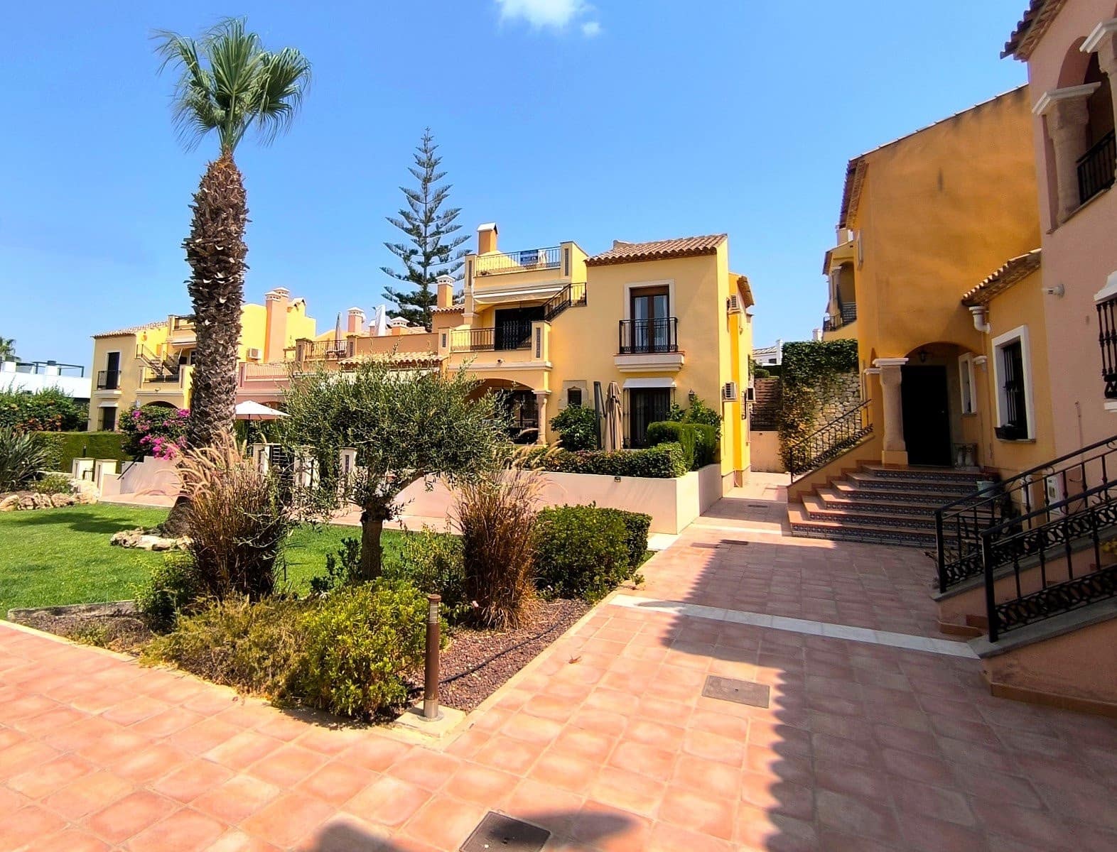 2 slaapkamer Appartement te koop in Algorfa met zwembad garage - € 189.950 (Ref: 9986197)