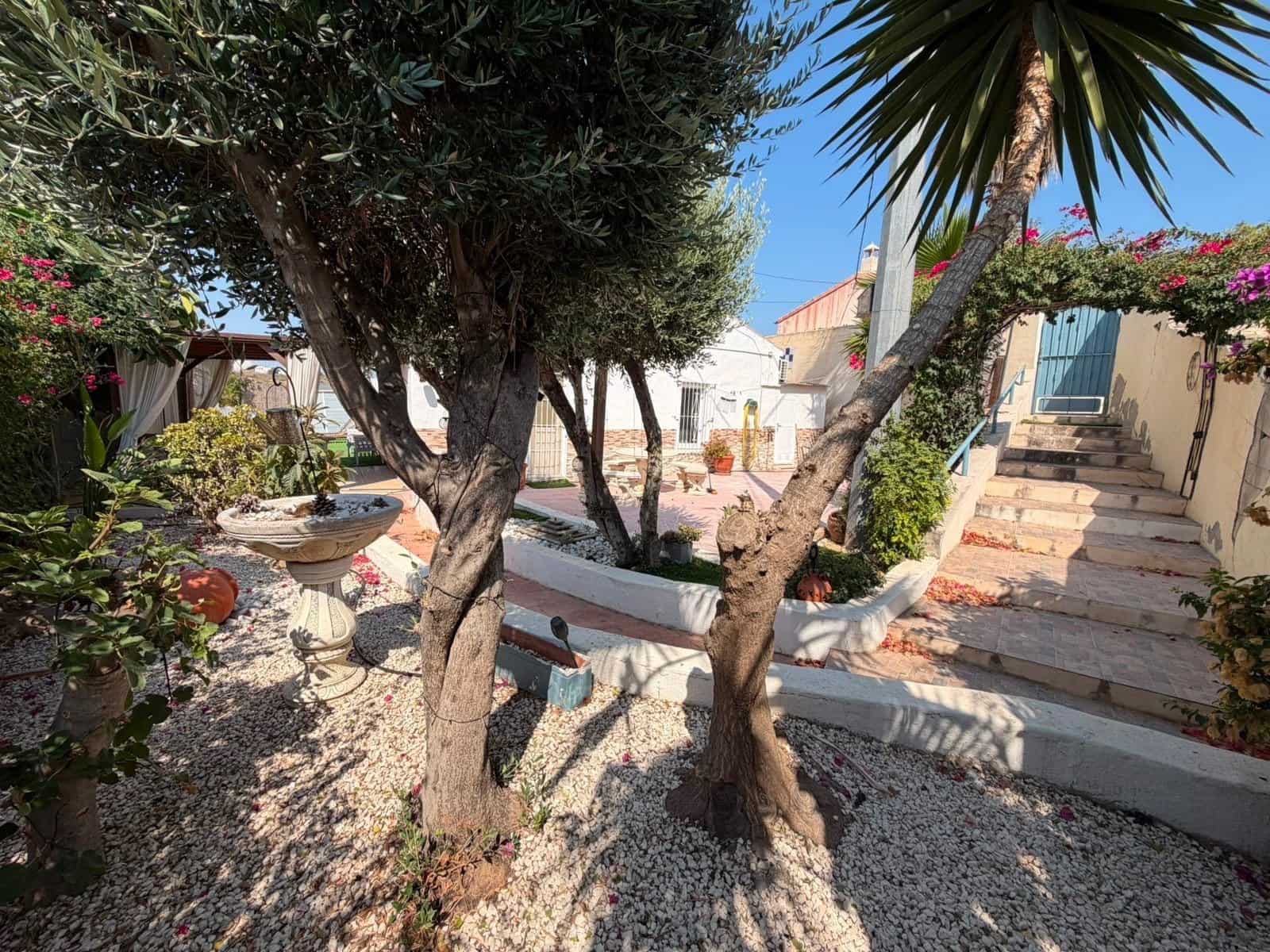 5 bedroom Villa for sale in Torremendo with pool garage - € 235,000 (Ref: 9997591)