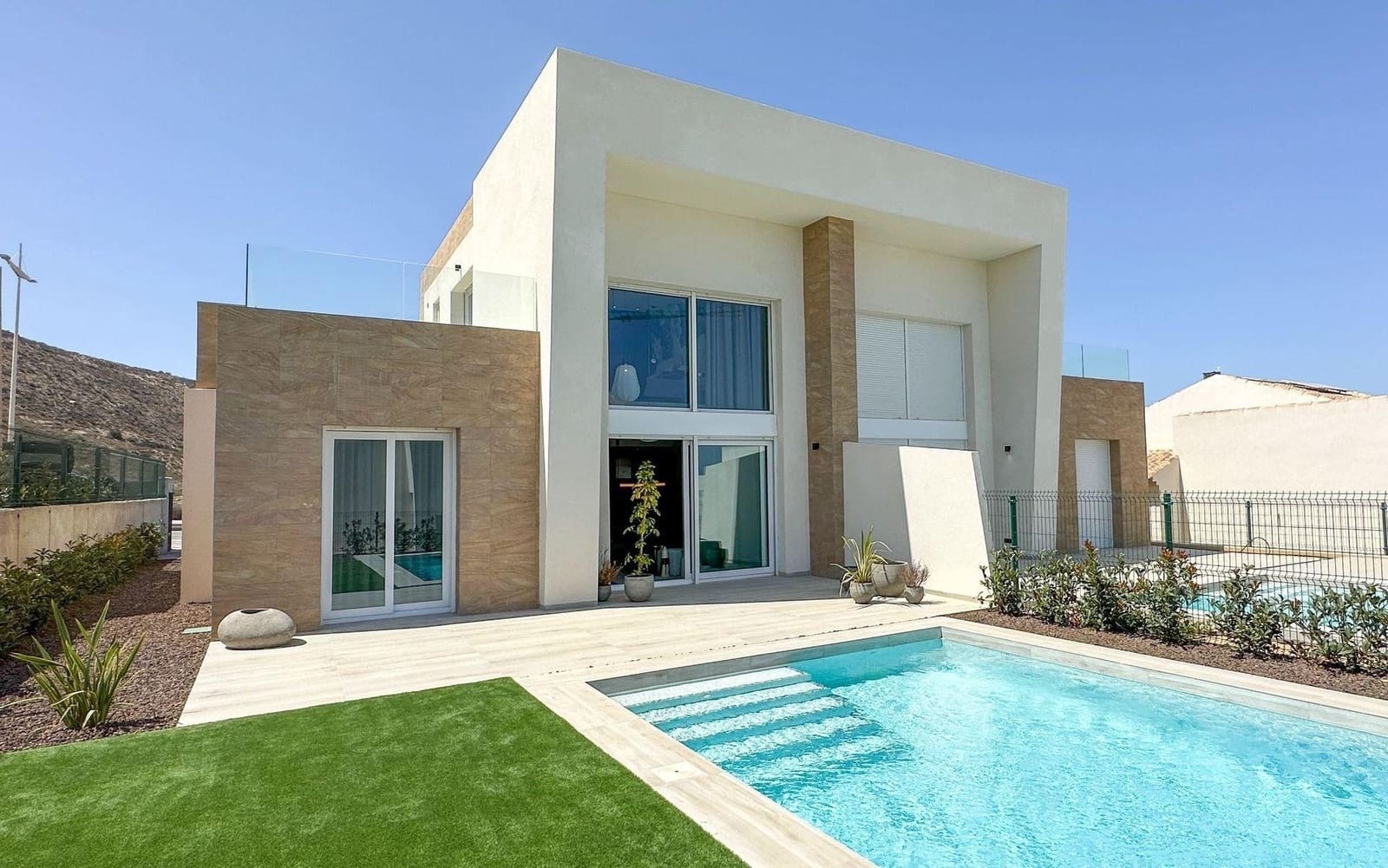 Chalet de 3 habitaciones en Algorfa en venta con piscina garaje - 475.000 € (Ref: 9997795)