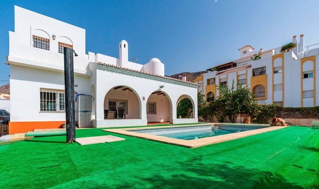 7 sovrum Villa till salu i Aguadulce (Almeria), Roquetas de Mar med pool garage - 675 000 € (Ref: 10043044)