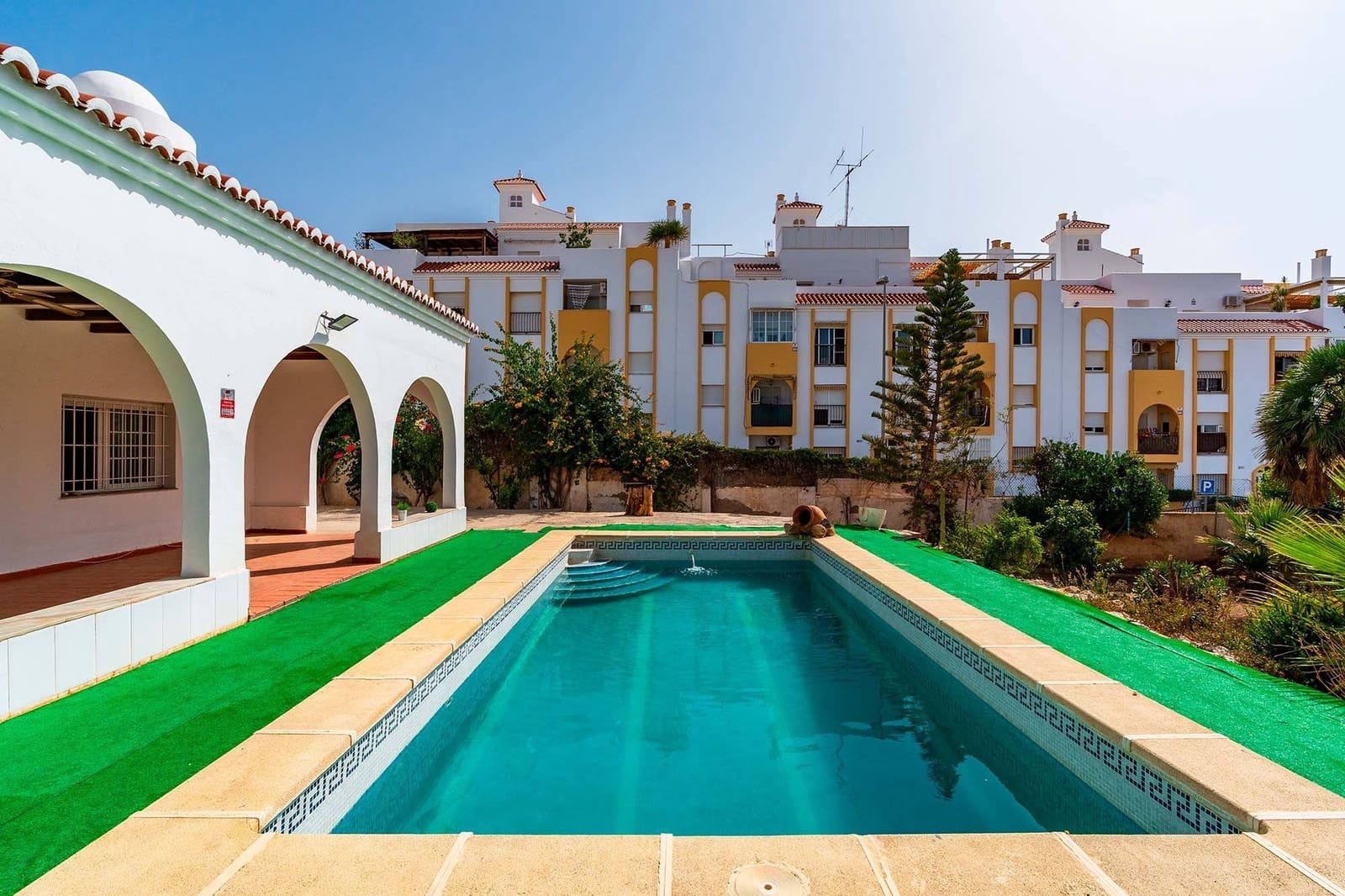 7 sovrum Villa till salu i Aguadulce (Almeria) med pool garage - 675 000 € (Ref: 10043044)