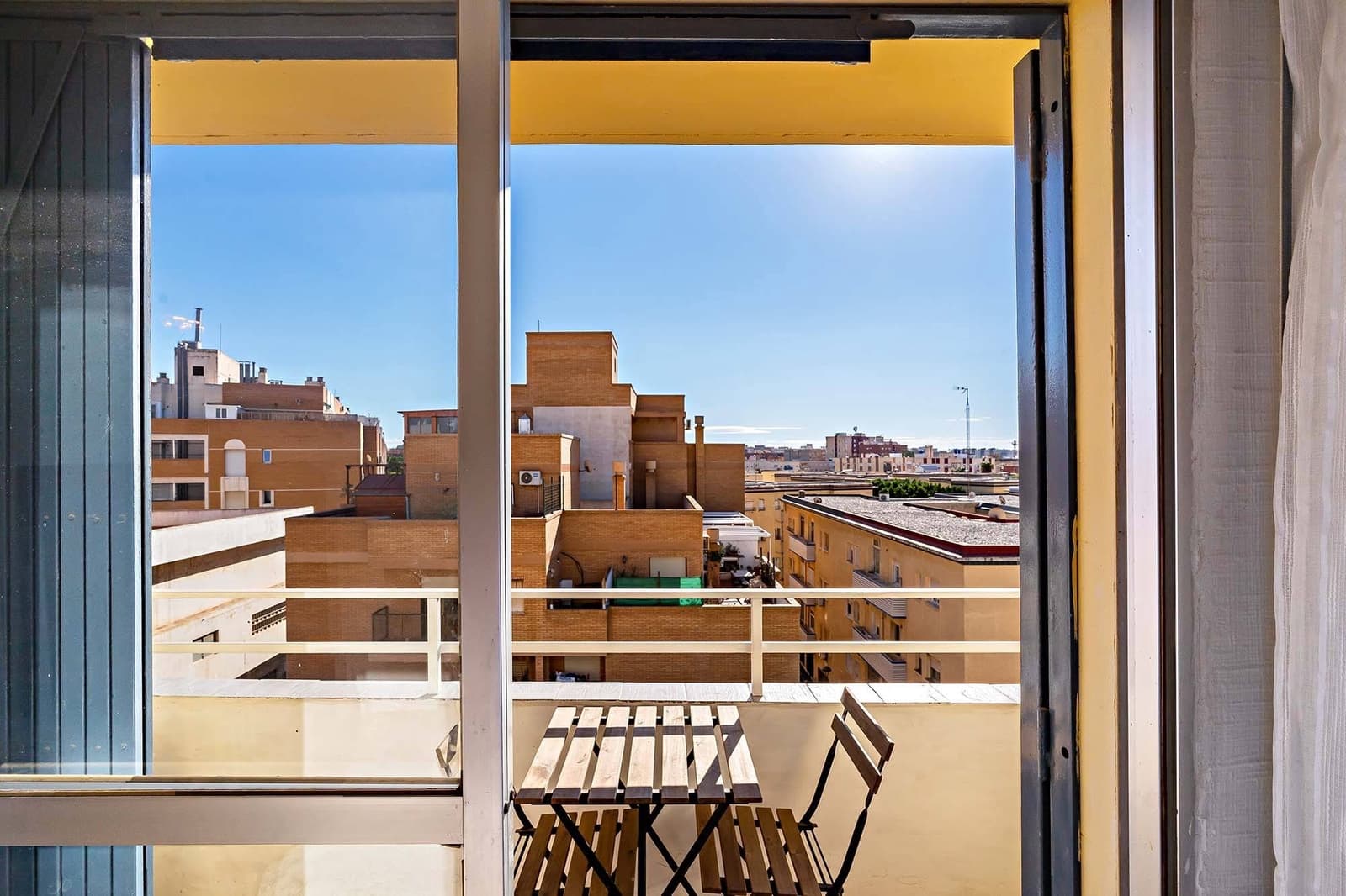 3 soveværelse Lejlighed til leje i Almeria by - € 800 (Ref: 10059158)
