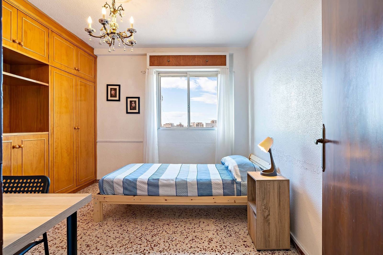 3 soveværelse Lejlighed til leje i Almeria by - € 800 (Ref: 10059158)