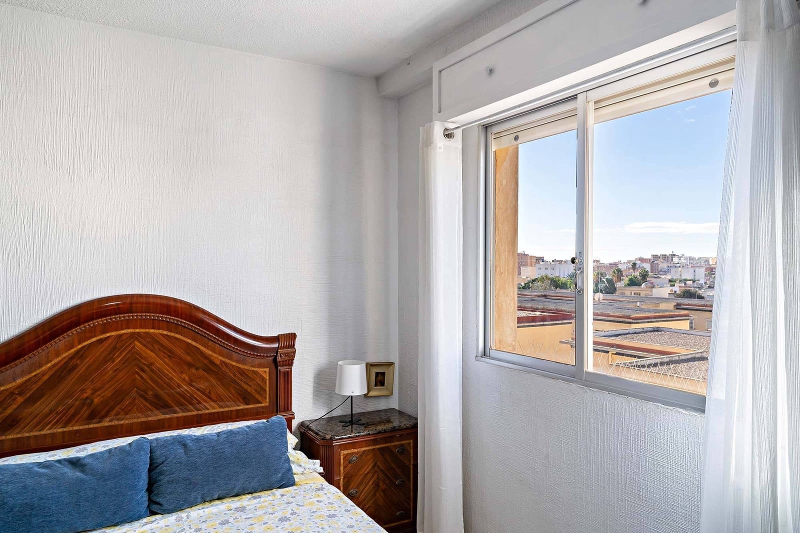 3 soveværelse Lejlighed til leje i Almeria by - € 800 (Ref: 10059158)