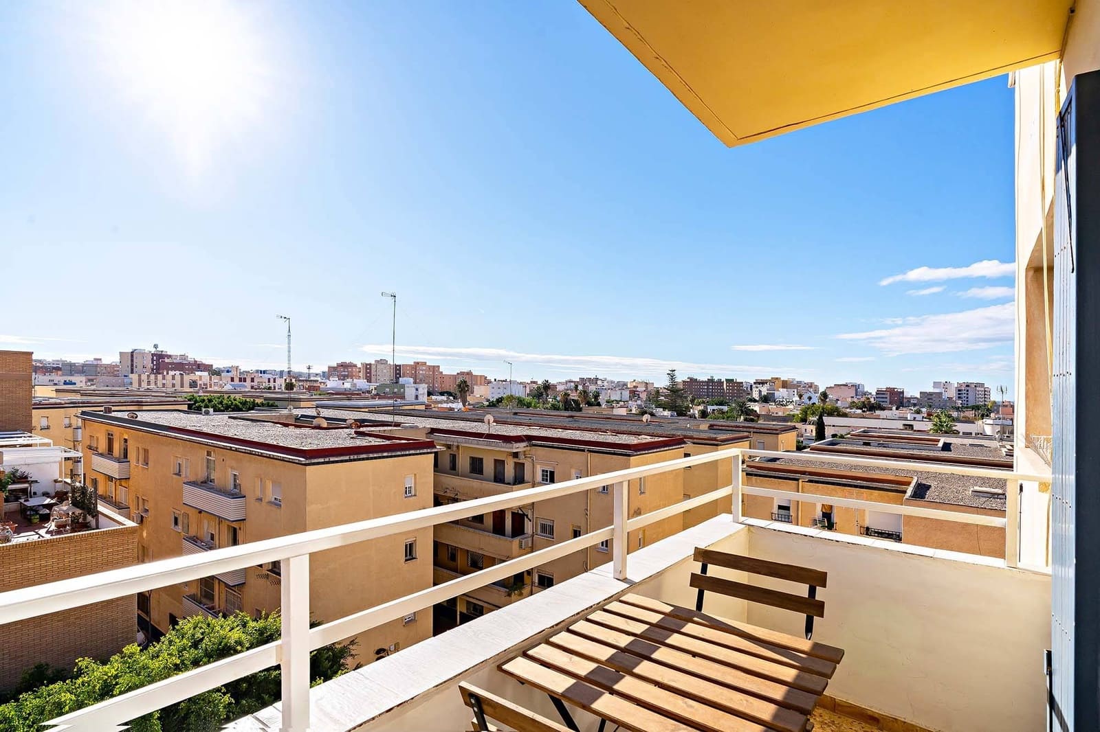 3 soveværelse Lejlighed til leje i Almeria by - € 800 (Ref: 10059158)