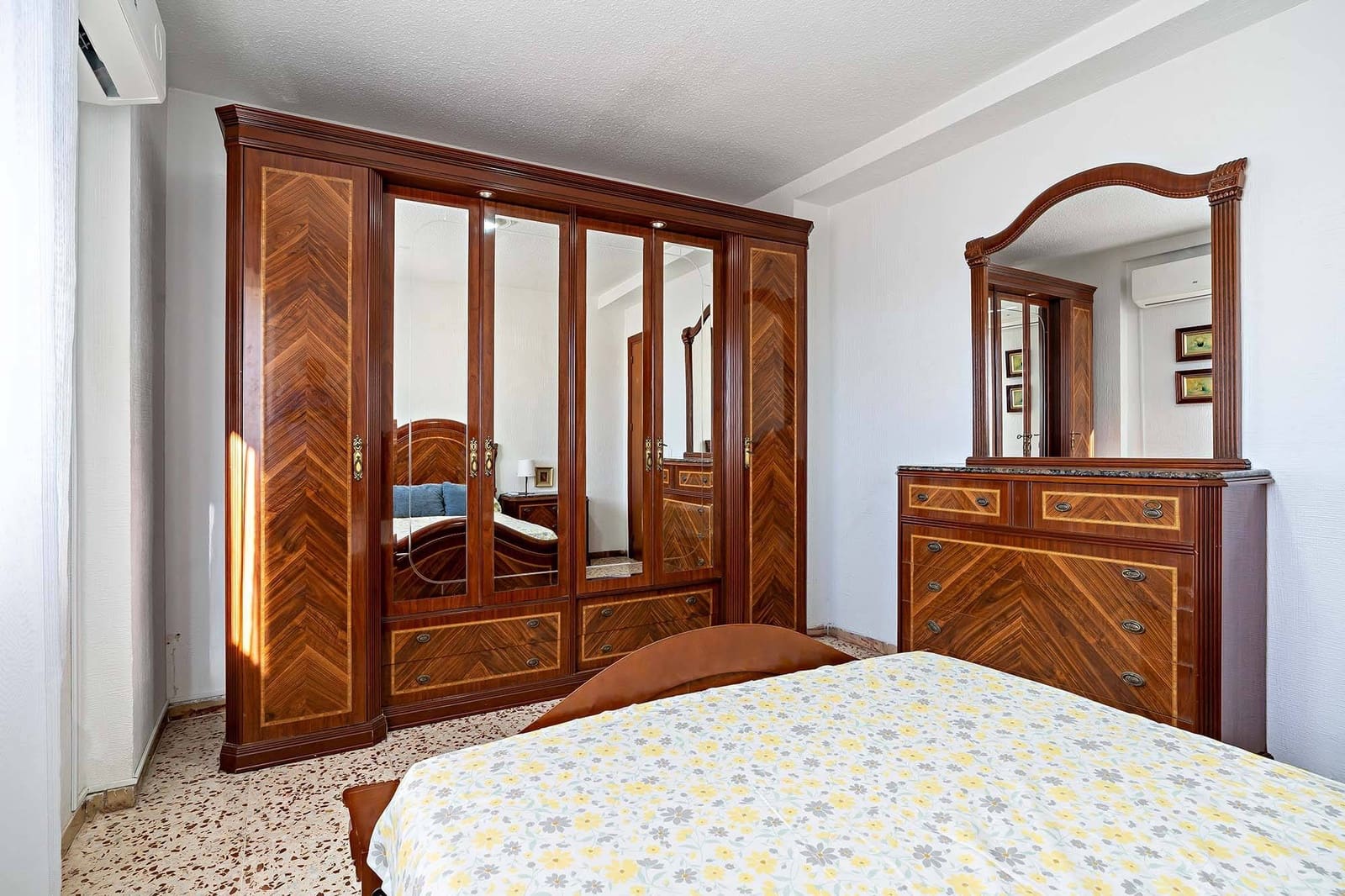 3 soveværelse Lejlighed til leje i Almeria by - € 800 (Ref: 10059158)