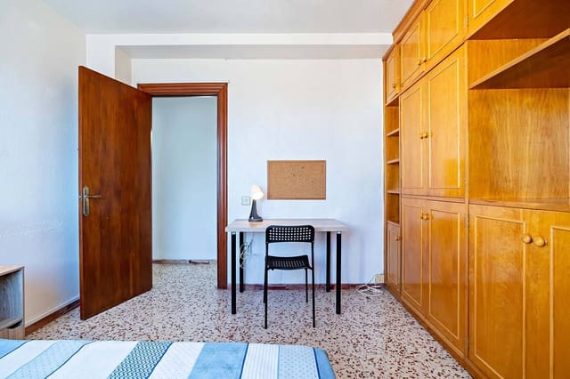 3 soveværelse Lejlighed til leje i Almería by - € 800 (Ref: 10059158)